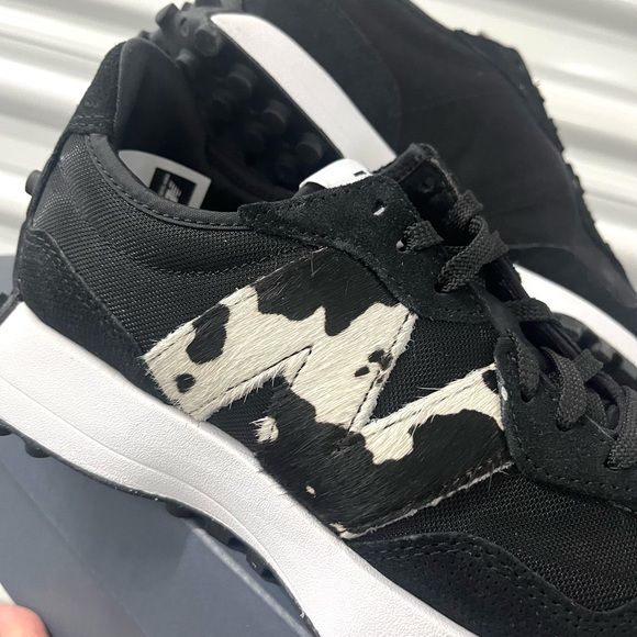 NEW New Balance 327 Animal Print Logo Women's Sneakers Shoes Black various sizes - Picture 4 of 8